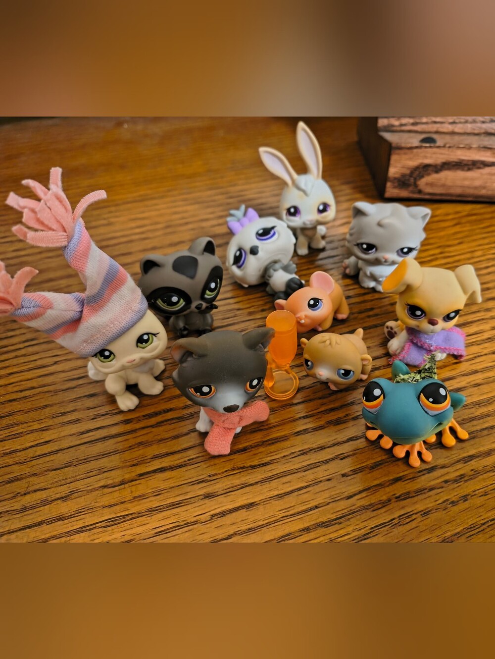 10 PC Vtg My Littlest Pet Shop Lot